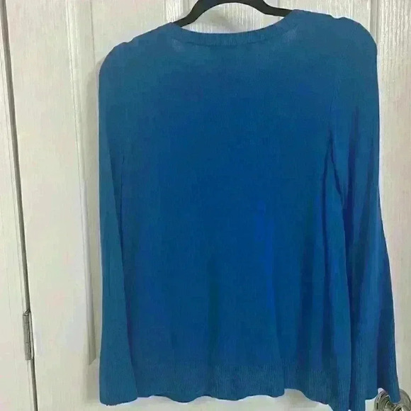 Loft sweater gold buttons bell sleeve - Picture 6 of 6